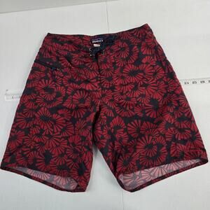 Patagonia Men's 30 Board Shorts Red Black Floral Swim Surf Trunks 6353‎